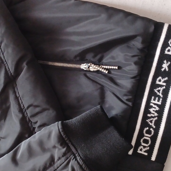 ♠BLACK ROCAWEAR LOGO BOMBER JACKET - Picture 12 of 14